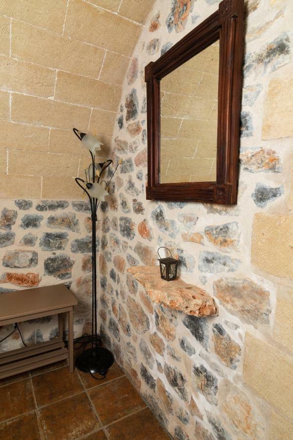 Iliopetro Monemvasia